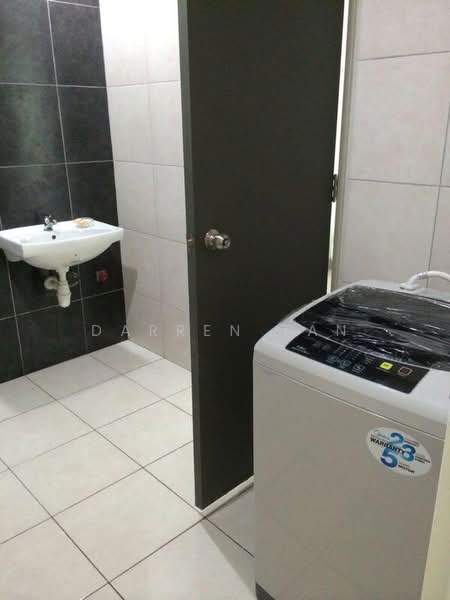 Servis Apartment untuk Disewa di D'Pulze Cyberjaya - Darren Tan - Bathroom - PropertyGuru.com.my