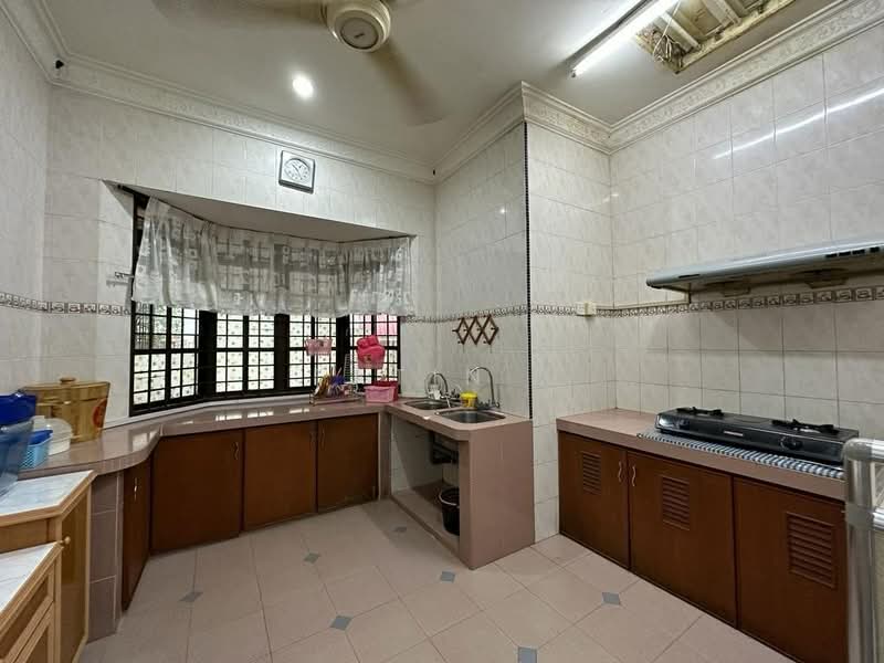Rumah Banglo untuk Dijual di Kampung Jambu (Taiping) - Fatin . - Kitchen - PropertyGuru.com.my