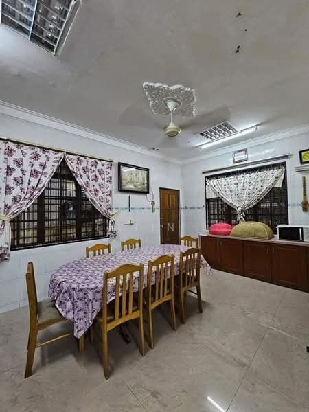 Rumah Banglo untuk Dijual di Kampung Jambu (Taiping) - Fatin . - Dining Room - PropertyGuru.com.my