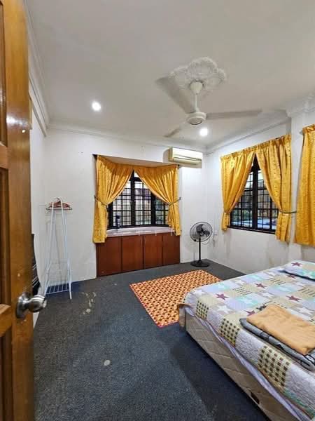 Rumah Banglo untuk Dijual di Kampung Jambu (Taiping) - Fatin . - Bedroom - PropertyGuru.com.my