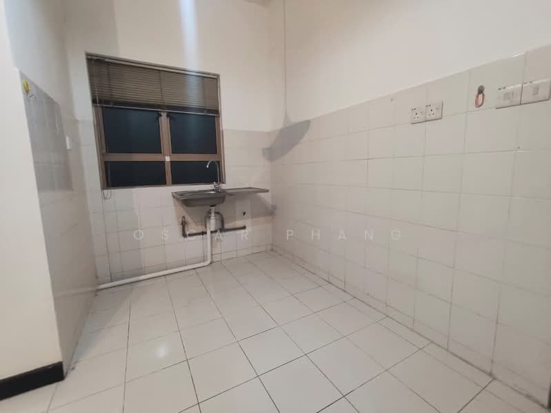 Servis Apartment untuk Disewa di Ritze Perdana 1 - Oscar Phang - Kitchen - PropertyGuru.com.my