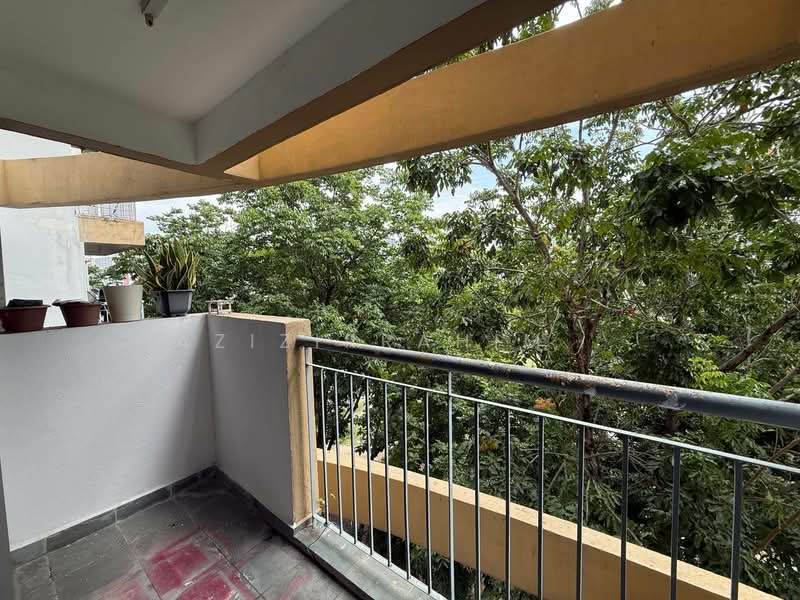 Kondominium untuk Dijual di Cyberia Smart Homes - Azizirrahim . - Balcony - PropertyGuru.com.my