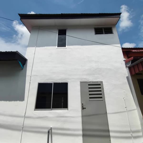 Rumah Teres 2 Tingkat untuk Dijual di Taman Kluang Barat (Kluang) - Shanel Tee - Exterior - PropertyGuru.com.my