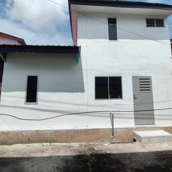 Rumah Teres 2 Tingkat untuk Dijual di Taman Kluang Barat (Kluang) - Shanel Tee - Exterior - PropertyGuru.com.my