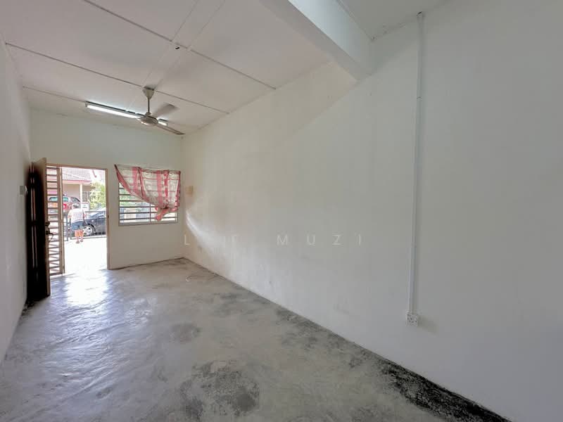 1-storey Terraced House for Sale in Seri Margosa (Ipoh) - Lee Muzi - Interior - PropertyGuru.com.my