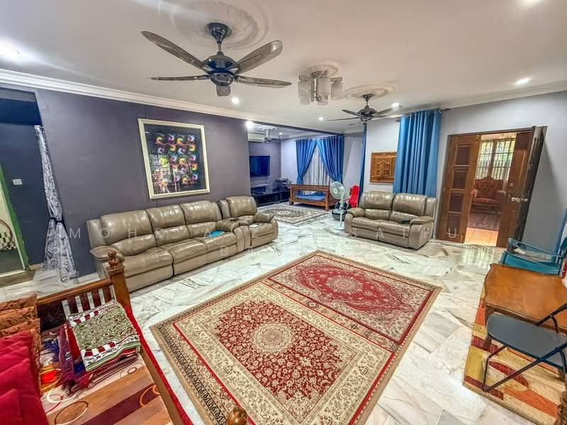 Rumah Banglo untuk Dijual di Bandar Rinching (Semenyih) - Mohd Aizat Saiful Bahri - Living Room - PropertyGuru.com.my