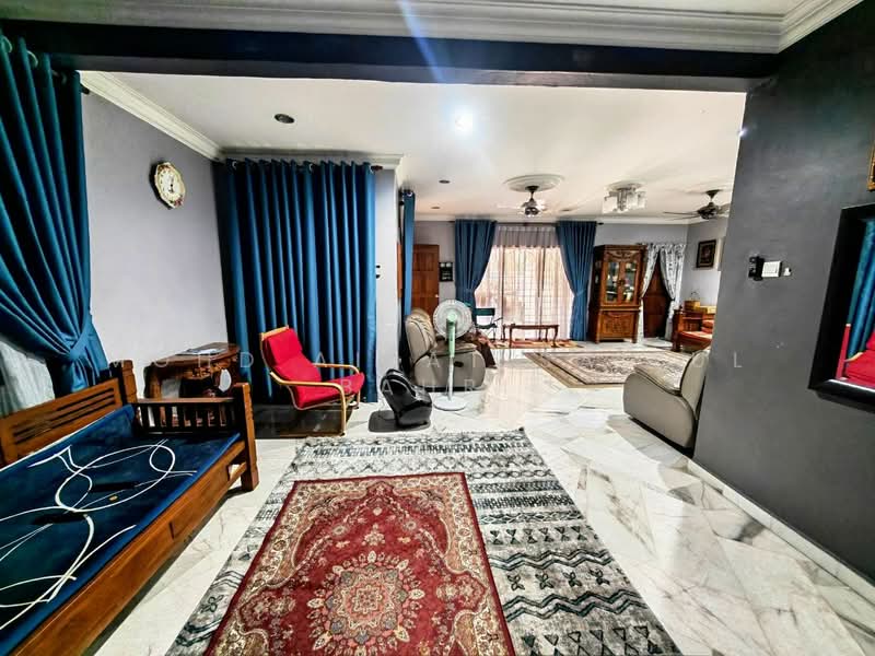 Rumah Banglo untuk Dijual di Bandar Rinching (Semenyih) - Mohd Aizat Saiful Bahri - Living Room - PropertyGuru.com.my