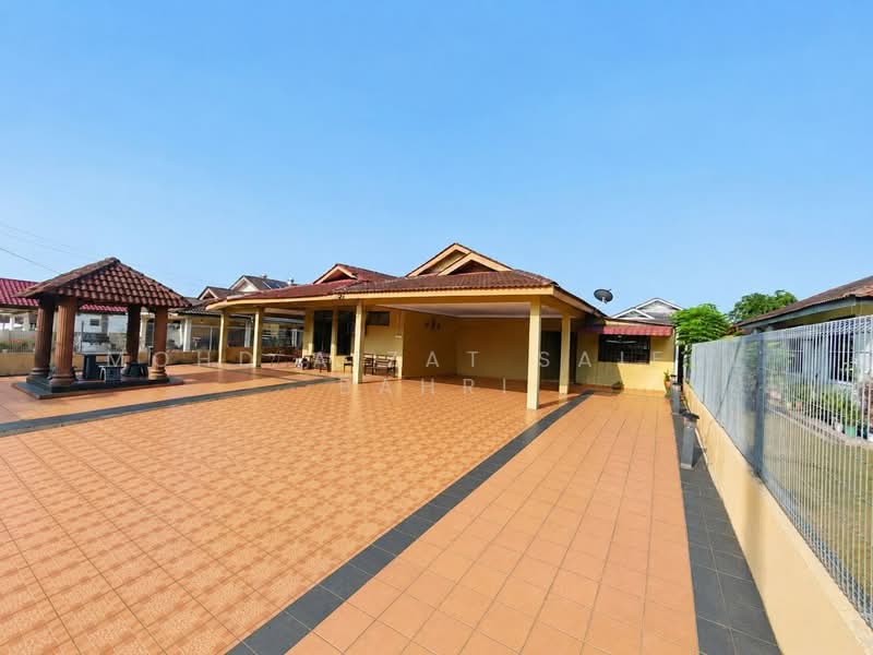 Rumah Banglo untuk Dijual di Bandar Rinching (Semenyih) - Mohd Aizat Saiful Bahri - Exterior - PropertyGuru.com.my