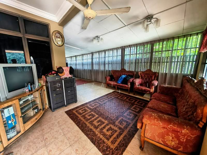 Rumah Banglo untuk Dijual di Bandar Rinching (Semenyih) - Mohd Aizat Saiful Bahri - Living Room - PropertyGuru.com.my