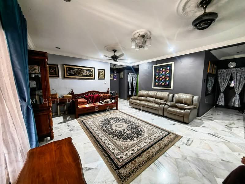 Rumah Banglo untuk Dijual di Bandar Rinching (Semenyih) - Mohd Aizat Saiful Bahri - Living Room - PropertyGuru.com.my