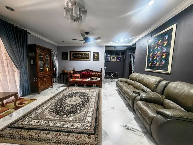 Rumah Banglo untuk Dijual di Bandar Rinching (Semenyih) - Mohd Aizat Saiful Bahri - Living Room - PropertyGuru.com.my