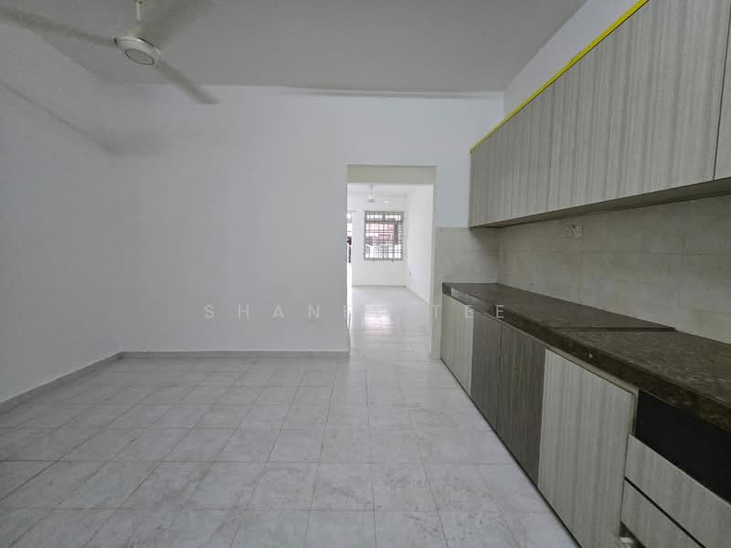 Rumah Teres 2 Tingkat untuk Dijual di Taman Sri Kluang (Kluang) - Shanel Tee - Kitchen - PropertyGuru.com.my