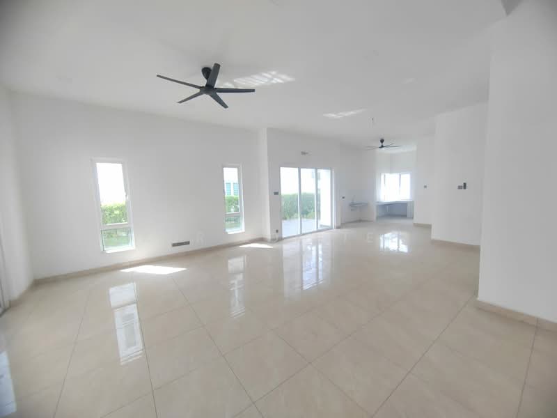 Rumah Berkembar untuk Disewa di Bandar Bukit Raja (Klang) - Kor Kok Tee - Living Room - PropertyGuru.com.my