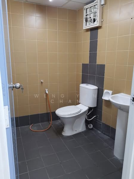 Shop for Rent in KL City Centre (Kuala Lumpur) - Weng Yan Chan - Bathroom - PropertyGuru.com.my