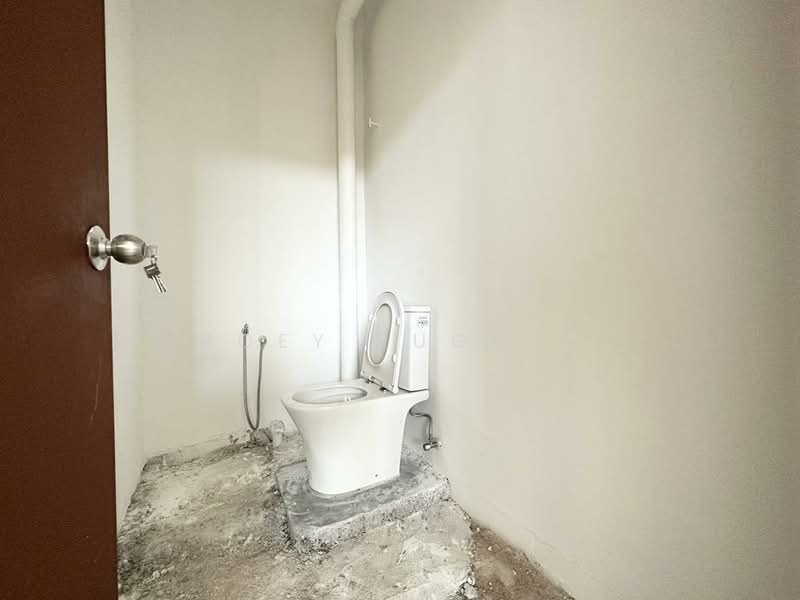 Shop for Rent in Seri Tanjung Pinang (Tanjung Tokong) - Poey Eugene - Bathroom - PropertyGuru.com.my