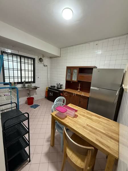 Rumah Teres 2 Tingkat untuk Disewa di Taman Tan Sri Yaacob (Johor Bahru) - Kun Chai - Kitchen - PropertyGuru.com.my