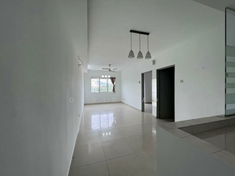 Pangsapuri untuk Disewa di Pangsapuri Danau Bayu - David Lao - Living Room - PropertyGuru.com.my