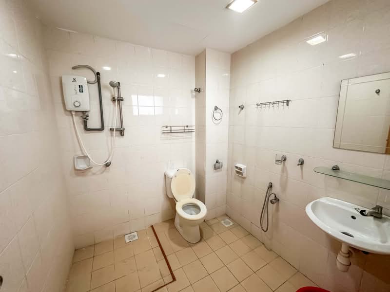 Townhouse for Sale in Jalan Ipoh (Kuala Lumpur) - N. Melisa - Bathroom - PropertyGuru.com.my