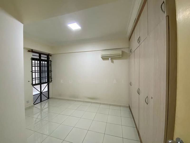 Kondominium untuk Disewa di Kondominium Tanjung Puteri - Kun Chai - Bedroom - PropertyGuru.com.my