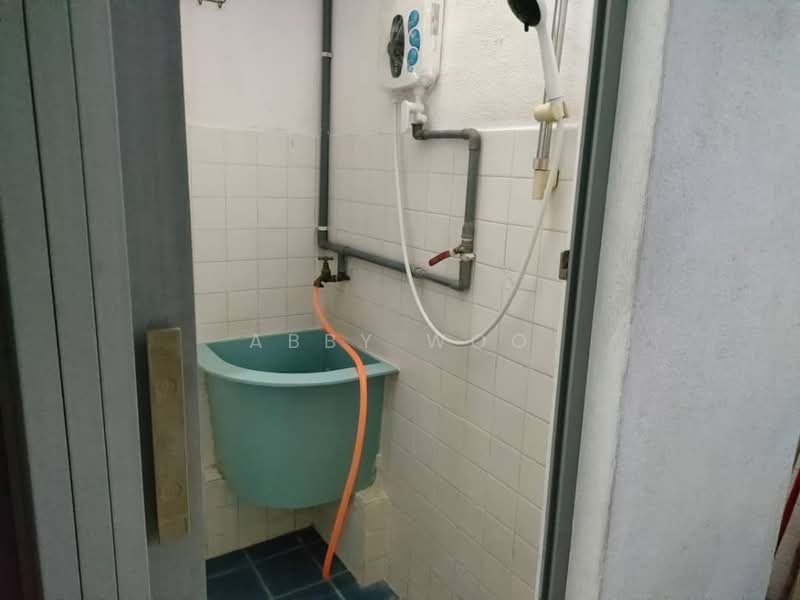 Flat for Rent at Taman Sri Setia - Abby Woo - Bathroom - PropertyGuru.com.my