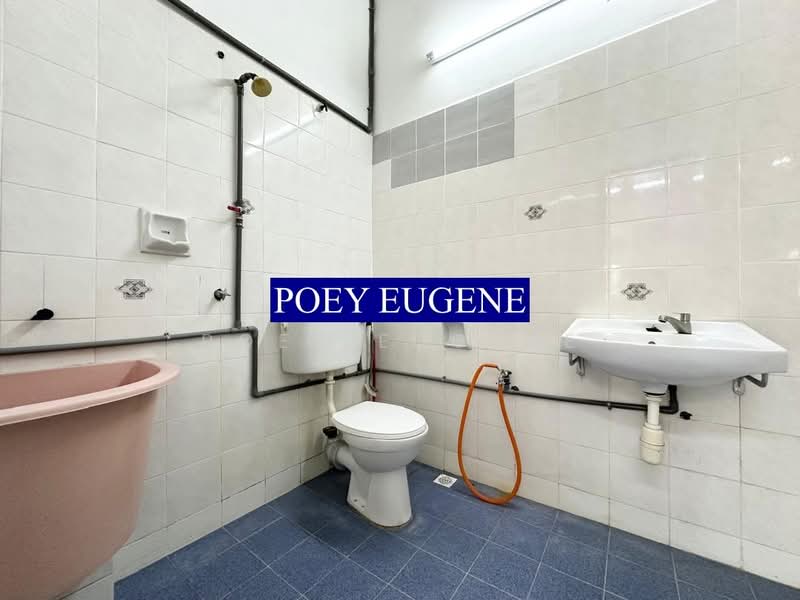 Rumah Teres 2 Tingkat untuk Disewa di Taman Oriental (Ayer Itam) - Poey Eugene - Bathroom - PropertyGuru.com.my
