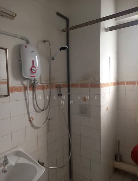 Pangsapuri untuk Dijual di Sri Permai - Chien Khek Ng - Bathroom - PropertyGuru.com.my