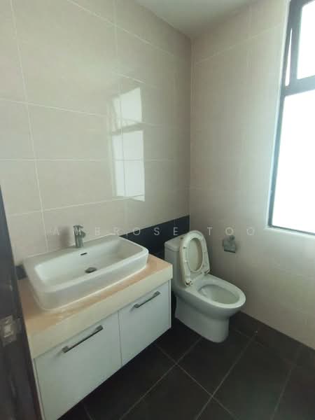 Servis Apartment untuk Dijual di Wave @ Marina Cove - Ambrose Too - Bathroom - PropertyGuru.com.my