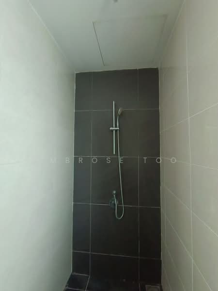 Servis Apartment untuk Dijual di Wave @ Marina Cove - Ambrose Too - Bathroom - PropertyGuru.com.my