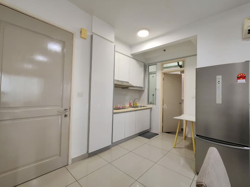 Apartment for Sale at Austin Suites (Permata Austin) - Kexin Hua - Kitchen - PropertyGuru.com.my