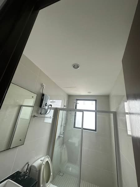 Condominium for Rent at Royal Strand @ Country Garden Danga Bay - Ray Lee - Bathroom - PropertyGuru.com.my