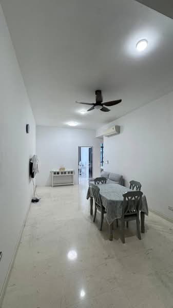 Servis Apartment untuk Dijual di Setia Sky 88 - May Khoo - Living Room - PropertyGuru.com.my