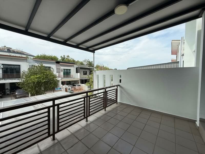 2-storey Terraced House for Sale in Bandar Seri Alam (Masai) - Carson . - Balcony - PropertyGuru.com.my