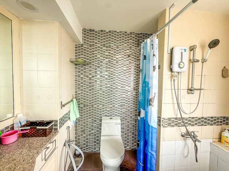 Condominium for Sale at Riana Green Condominium - Nor Azhar Azlan - Bathroom - PropertyGuru.com.my