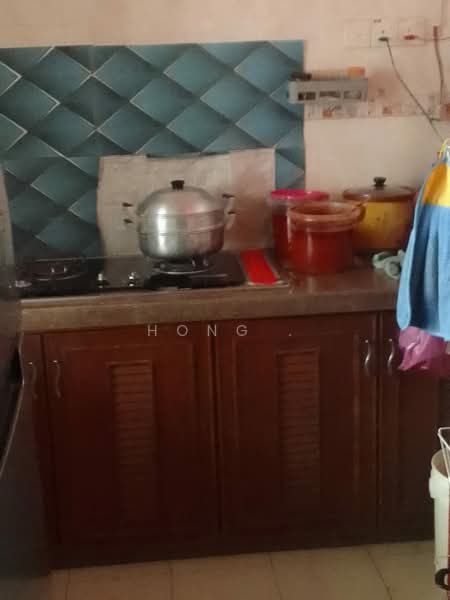 2.5-storey Terraced House for Sale in Taman Sungai Ara (Sungai Ara) - Hong . - Kitchen - PropertyGuru.com.my