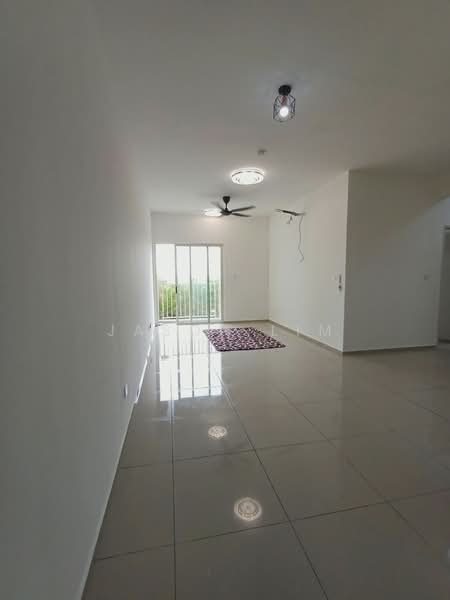 Servis Apartment untuk Disewa di Gravit8, Klang - Jason Lim - Living Room - PropertyGuru.com.my