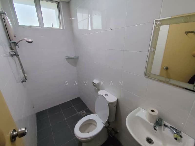 Condominium for Rent at The Waterfront Condominium - Sam Kam - Bathroom - PropertyGuru.com.my