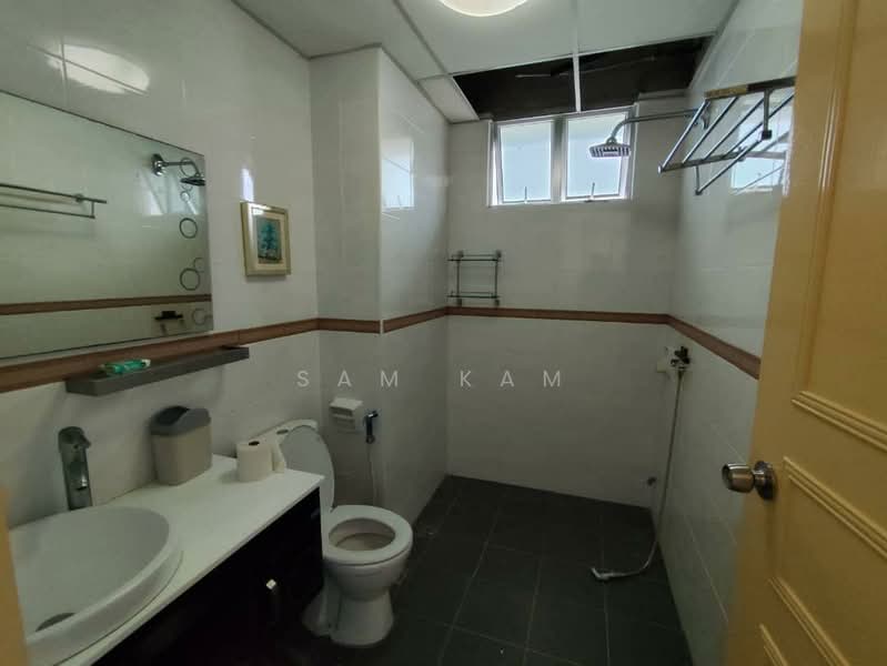 Condominium for Rent at The Waterfront Condominium - Sam Kam - Bathroom - PropertyGuru.com.my