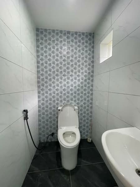 2-storey Terraced House for Sale in Bandar Baru Permas Jaya (Permas Jaya) - Melinda Ee - Bathroom - PropertyGuru.com.my