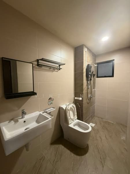 Servis Apartment untuk Disewa di Veranda Residence - Vinz Ang - Bathroom - PropertyGuru.com.my