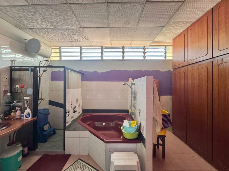 Semi-Detached House for Sale in Tanjung Tokong (Penang) - Ping Koay - Bathroom - PropertyGuru.com.my