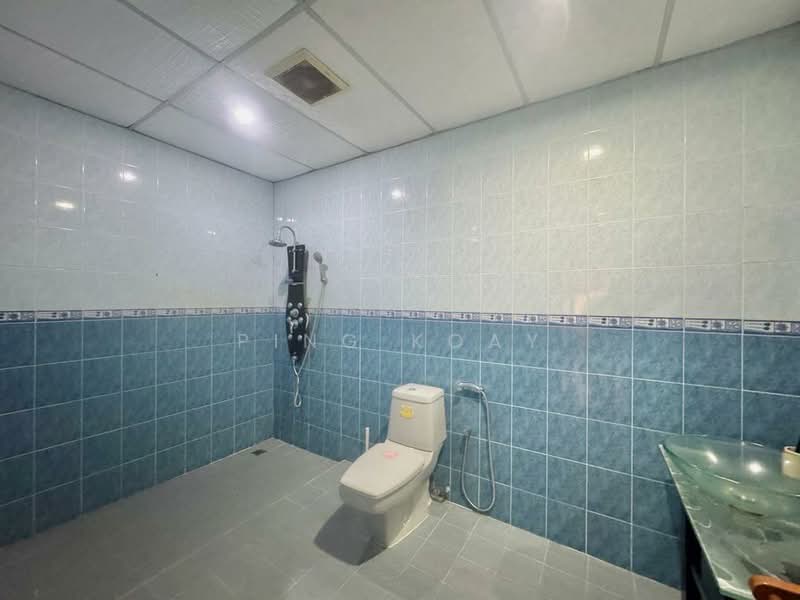 Semi-Detached House for Sale in Tanjung Tokong (Penang) - Ping Koay - Bathroom - PropertyGuru.com.my