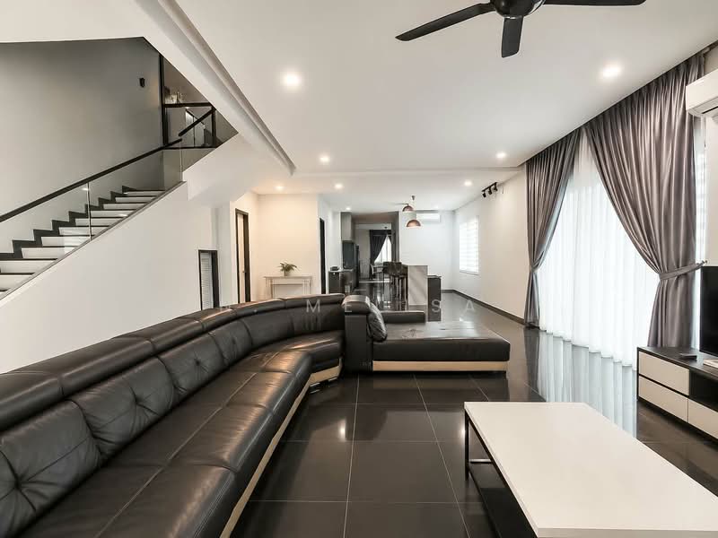 3-storey Terraced House for Sale in Taman Saujana Suria (Kajang) - N. Melisa - Living Room - PropertyGuru.com.my