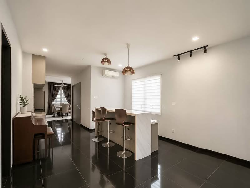 3-storey Terraced House for Sale in Taman Saujana Suria (Kajang) - N. Melisa - Living Room - PropertyGuru.com.my
