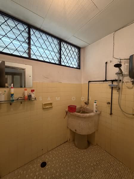 Rumah Berkembar untuk Dijual di Bandar Bayan Baru (Bayan Lepas) - Sam Ooi - Bathroom - PropertyGuru.com.my