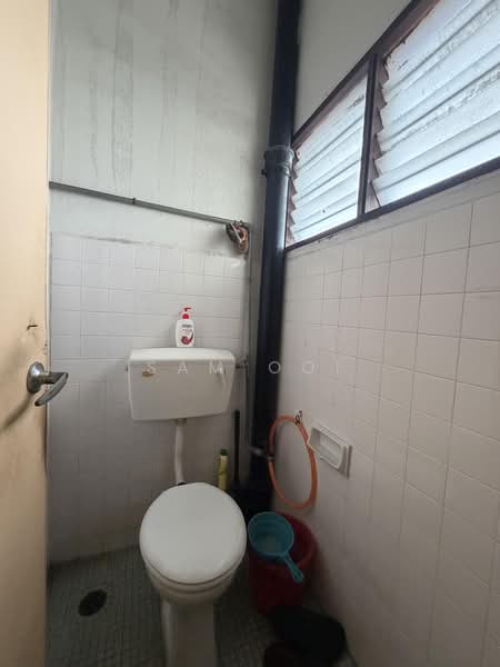 Rumah Berkembar untuk Dijual di Bandar Bayan Baru (Bayan Lepas) - Sam Ooi - Bathroom - PropertyGuru.com.my