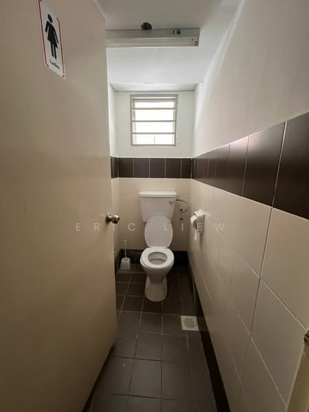 Kedai untuk Dijual di Taman Kajang Sentral (Kajang) - Eric Liew - Bathroom - PropertyGuru.com.my