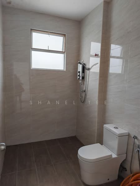 Rumah Teres 2 Tingkat untuk Dijual di Taman Kluang Perdana (Kluang) - Shanel Tee - Bathroom - PropertyGuru.com.my