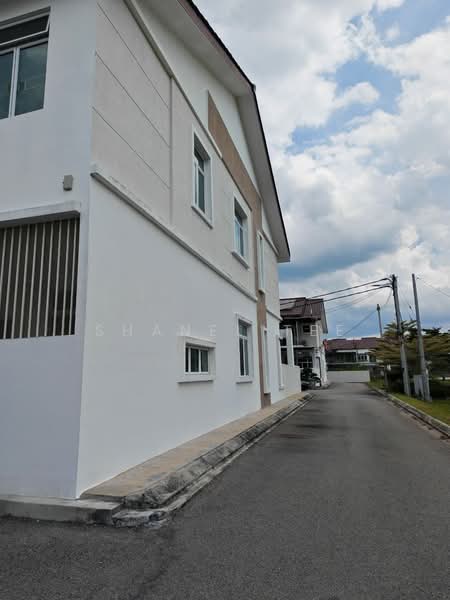 Rumah Teres 2 Tingkat untuk Dijual di Taman Kluang Perdana (Kluang) - Shanel Tee - Exterior - PropertyGuru.com.my