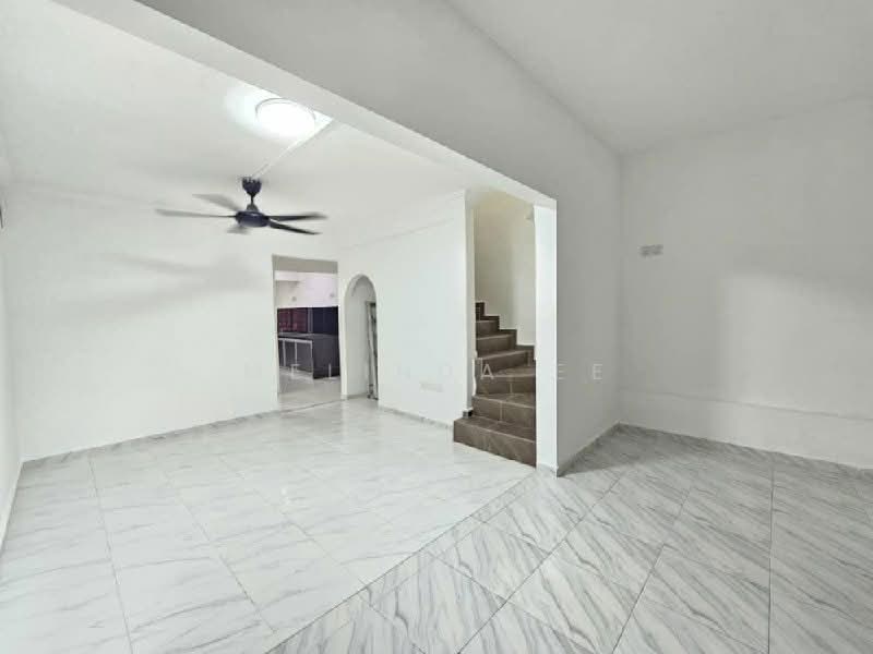 2-storey Terraced House for Sale in Taman Kota Puteri (Masai) - Melinda Ee - Living Room - PropertyGuru.com.my