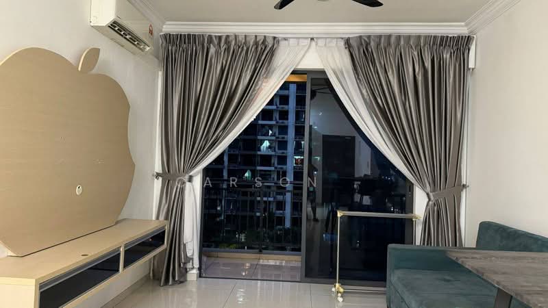 Kediaman Servis untuk Dijual di Country Garden Central Park - Carson . - Living Room - PropertyGuru.com.my